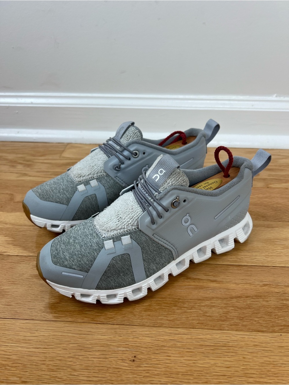 On Cloud 5 Terry Sneakers Glacier White Women's Size 6